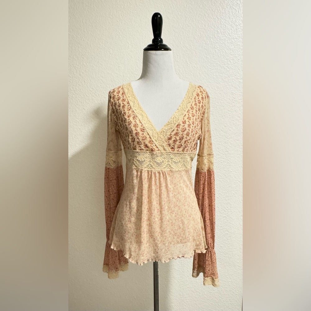 Vintage Express Sheer Lace Floral Boho Top